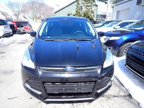 Black 2016 Ford Escape SE