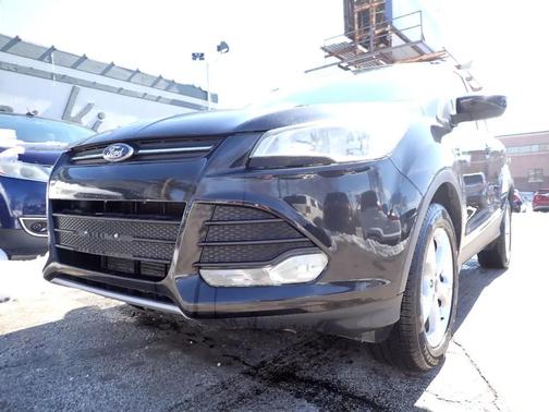 Black 2016 Ford Escape SE