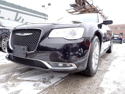 2015 Chrysler 300 Limited