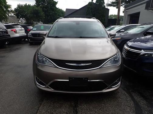 Gold 2017 Chrysler Pacifica Touring-L