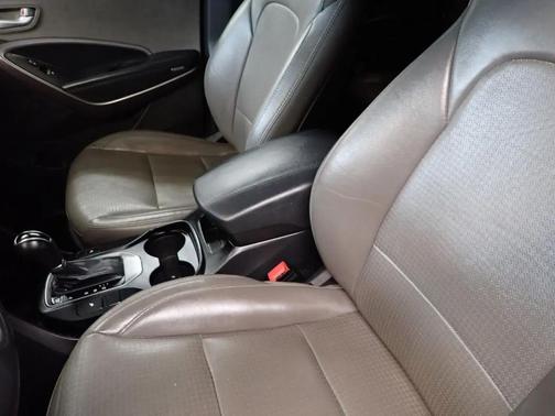White 2015 Hyundai Santa Fe Sport 2.4L