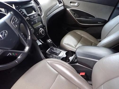 White 2015 Hyundai Santa Fe Sport 2.4L