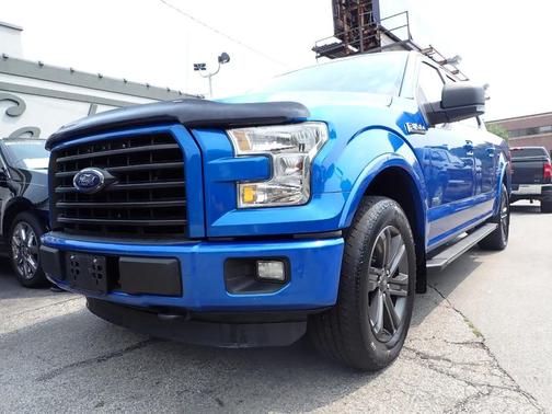Blue 2016 Ford F-150 XLT