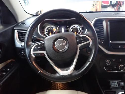 GREY 2017 Jeep Cherokee Latitude
