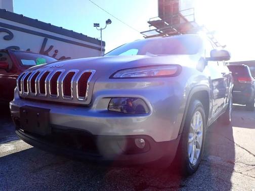 GREY 2017 Jeep Cherokee Latitude