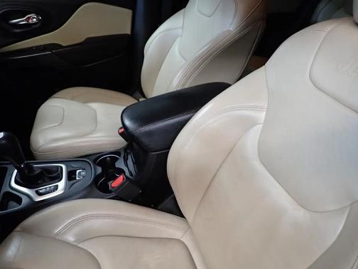 GREY 2017 Jeep Cherokee Latitude