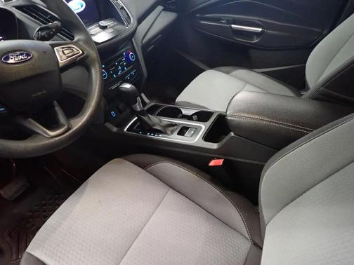 Blue 2017 Ford Escape SE