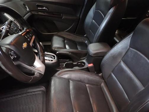 Burgundy 2014 Chevrolet Cruze 2LT