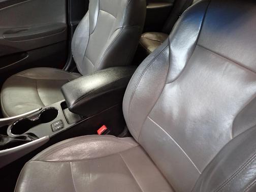 2011 Hyundai SONATA Limited 2.0T