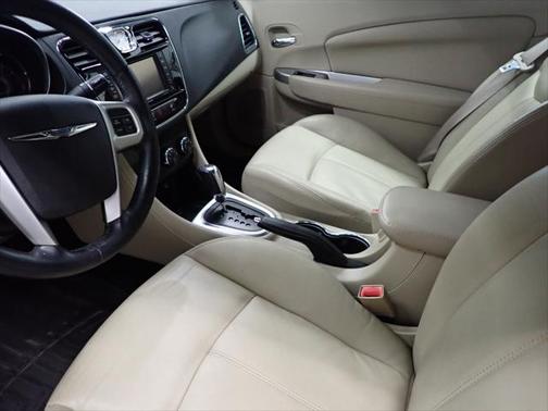 2012 Chrysler 200 Limited