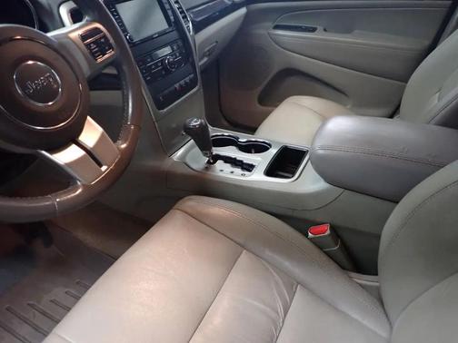 Black 2013 Jeep Grand Cherokee Laredo