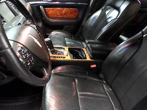 2014 Lincoln MKS Base