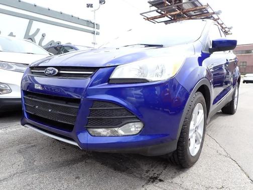 Blue 2014 Ford Escape SE