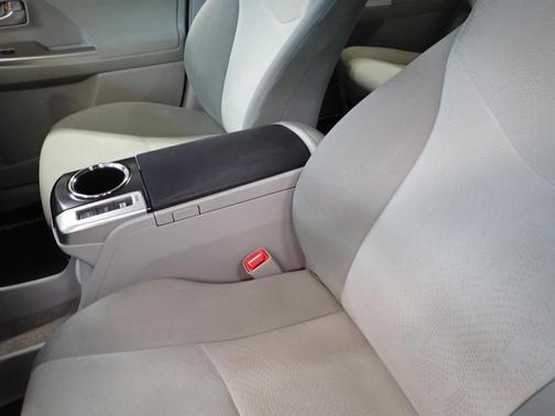 2012 Toyota Prius v Two