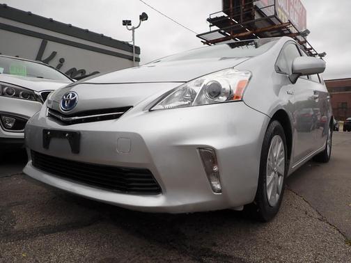 2012 Toyota Prius v Two