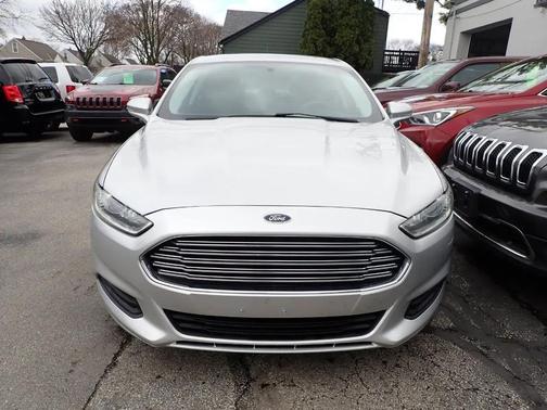 Silver 2016 Ford Fusion SE