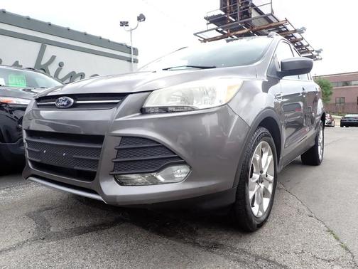 Gray 2013 Ford Escape SE