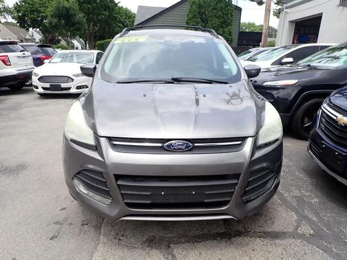 Gray 2013 Ford Escape SE