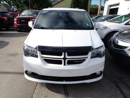 White 2018 Dodge Grand Caravan GT