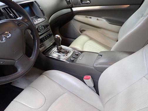 2012 INFINITI G25x Base