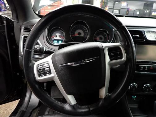 2012 Chrysler 200 Limited