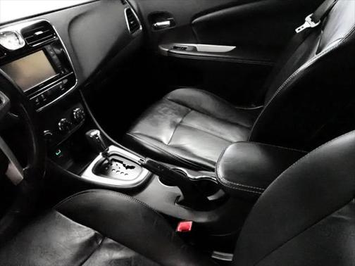 2012 Chrysler 200 Limited