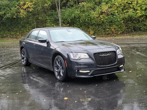2023 Chrysler 300 Touring L