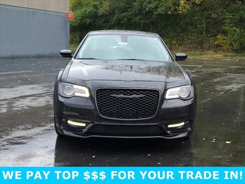 2023 Chrysler 300 Touring L