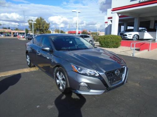 Photo 2 of 12 of 2020 Nissan Altima 2.5 S