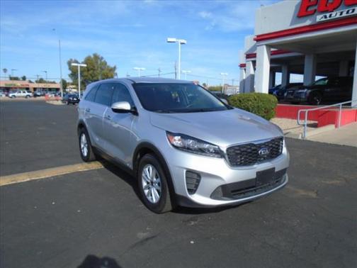 Photo 2 of 14 of 2020 Kia Sorento LX V6