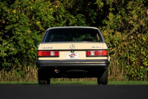 1982 Mercedes-Benz 240D 240 D 4dr Diesel Sedan