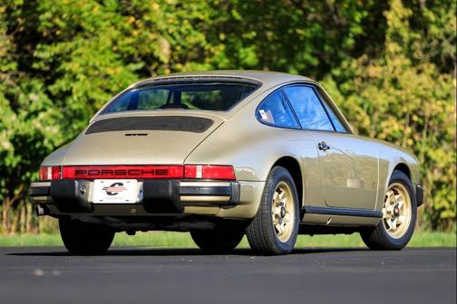 1976 Porsche 911 S Coupe Signature Edition
