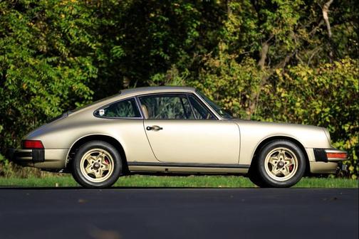 1976 Porsche 911 S Coupe Signature Edition