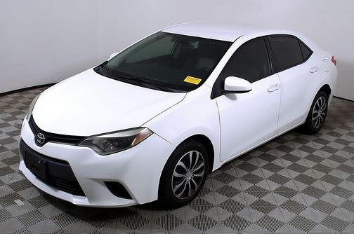 Super White 2014 Toyota Corolla LE