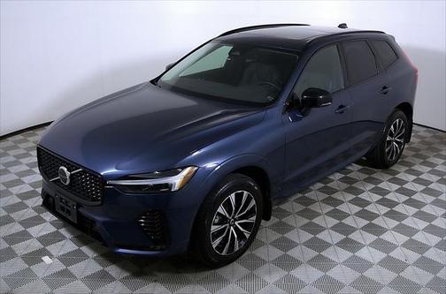 2024 Volvo XC60 B5 Core Dark Theme