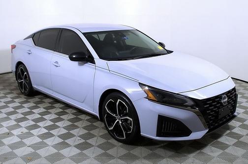 2023 Nissan Altima SR FWD
