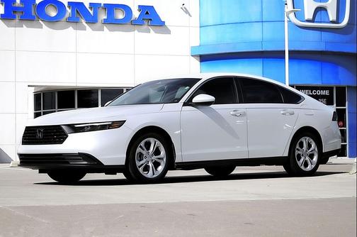 Platinum White Pearl 2025 Honda Accord LX 1.5T