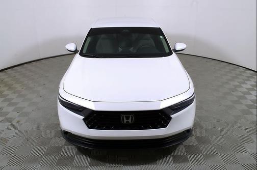 Platinum White Pearl 2025 Honda Accord LX 1.5T
