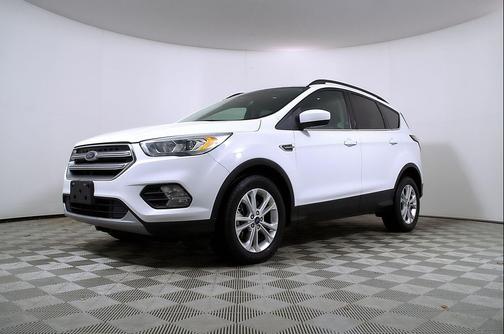 Oxford White 2017 Ford Escape SE