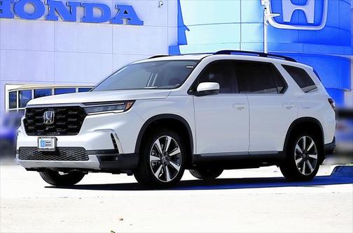 2023 Honda Pilot Touring 8-Passenger