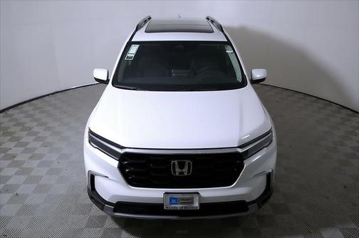 2023 Honda Pilot Touring 8-Passenger