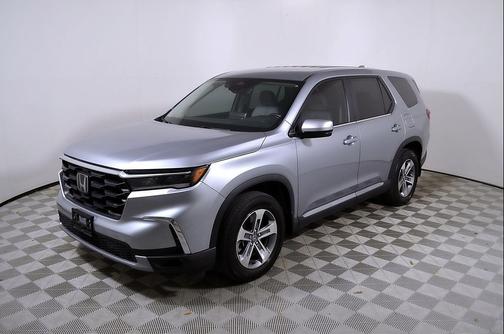 Lunar Silver Metallic 2024 Honda Pilot EX-L 7 Passenger