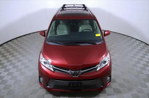 2018 Toyota Sienna XLE Premium