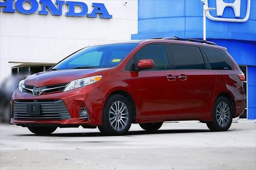 2018 Toyota Sienna XLE Premium