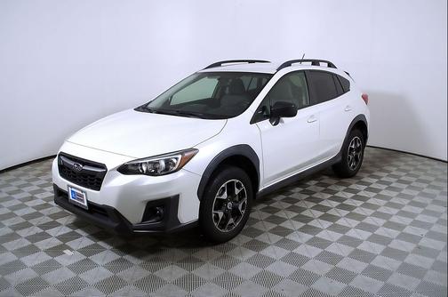 Crystal White Pearl 2018 Subaru Crosstrek 2.0i