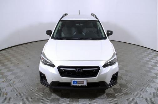 Crystal White Pearl 2018 Subaru Crosstrek 2.0i