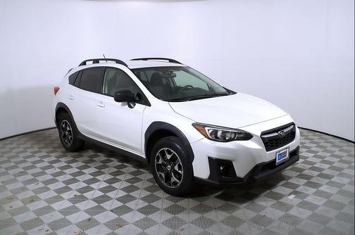 Crystal White Pearl 2018 Subaru Crosstrek 2.0i