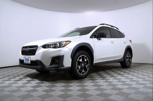 Crystal White Pearl 2018 Subaru Crosstrek 2.0i