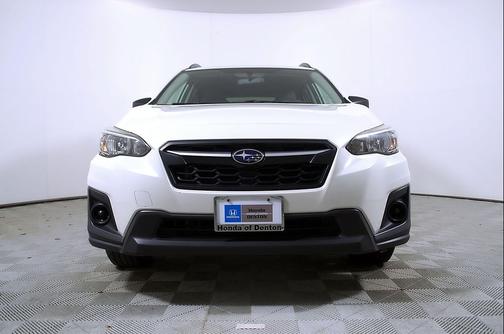 Crystal White Pearl 2018 Subaru Crosstrek 2.0i