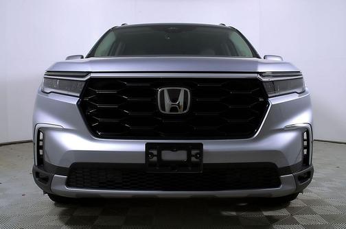 Lunar Silver Metallic 2024 Honda Pilot Touring 8-Passenger